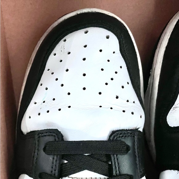 Nike dunks Pandas used very good condition size 11 men’s - Picture 2 of 9